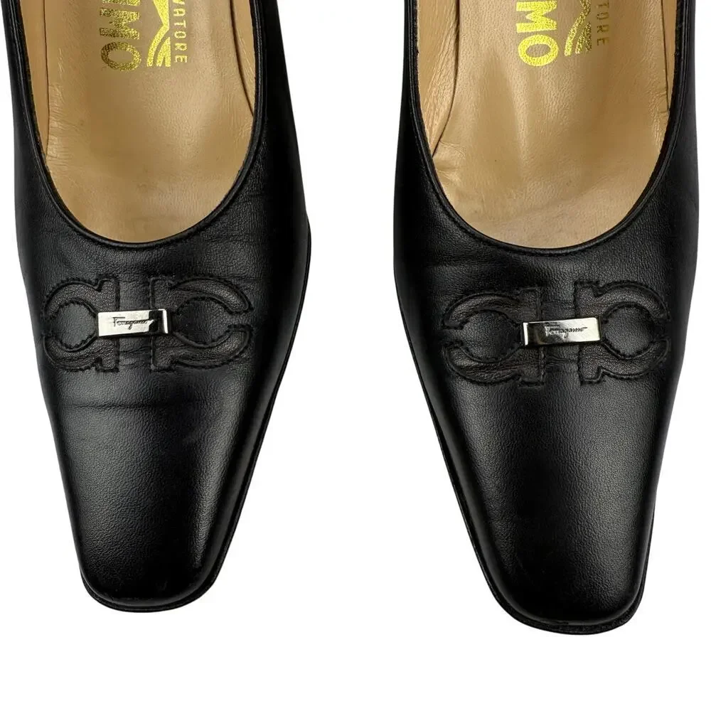 SALVATORE FERRAGAMO Metal Logo Classic Black Leather Heel Size 5.5 Made In Italy